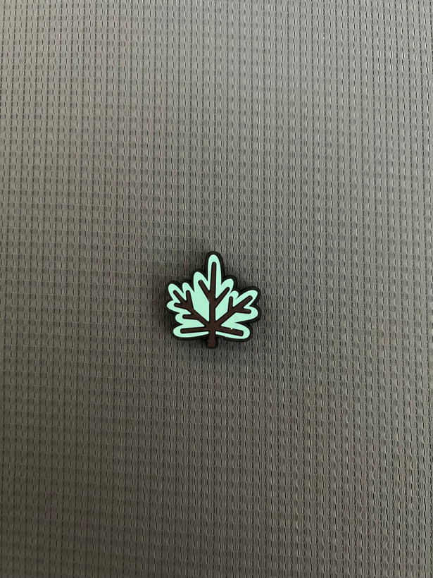 برگ افرا(maple leaf) سبز کم پر رنگ